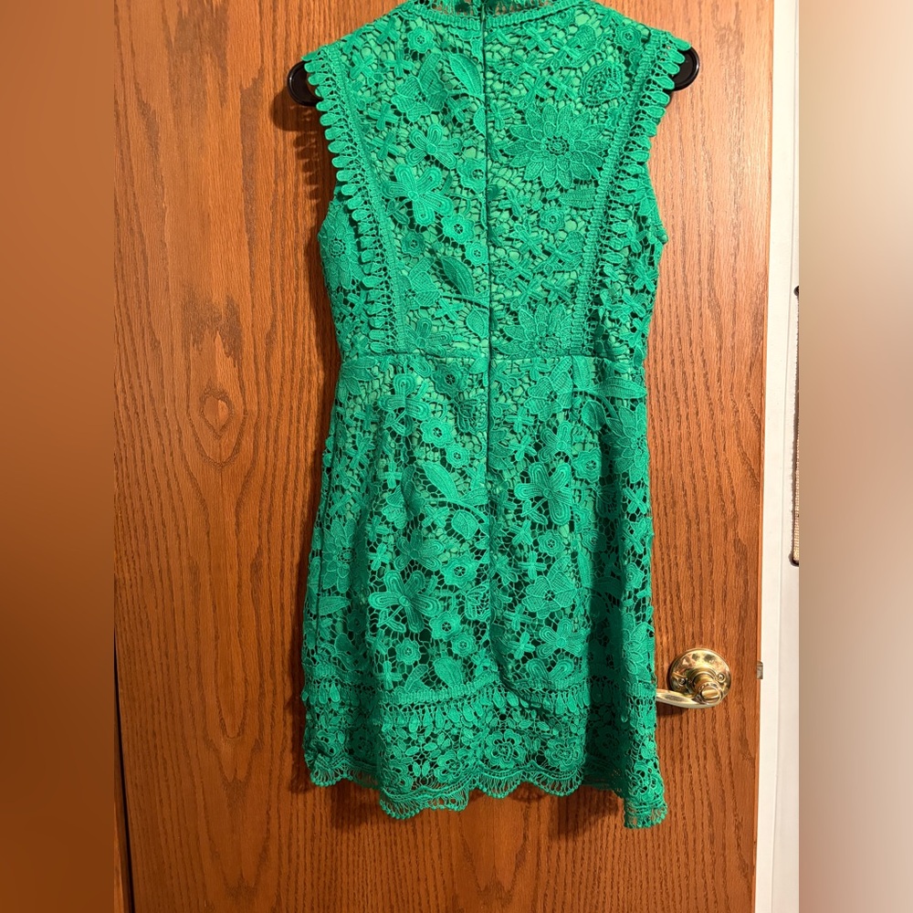 Green Lace Sleeveless Dress - Picture 5 of 5